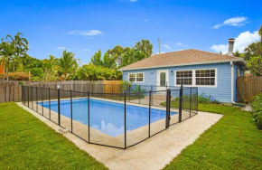 Relax & Unwind Pool Retreat 2 Bed 2 Bath